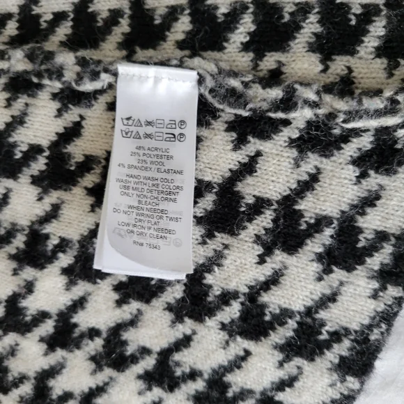 Ellen Tracy shawl collar sweater - Picture 5 of 7